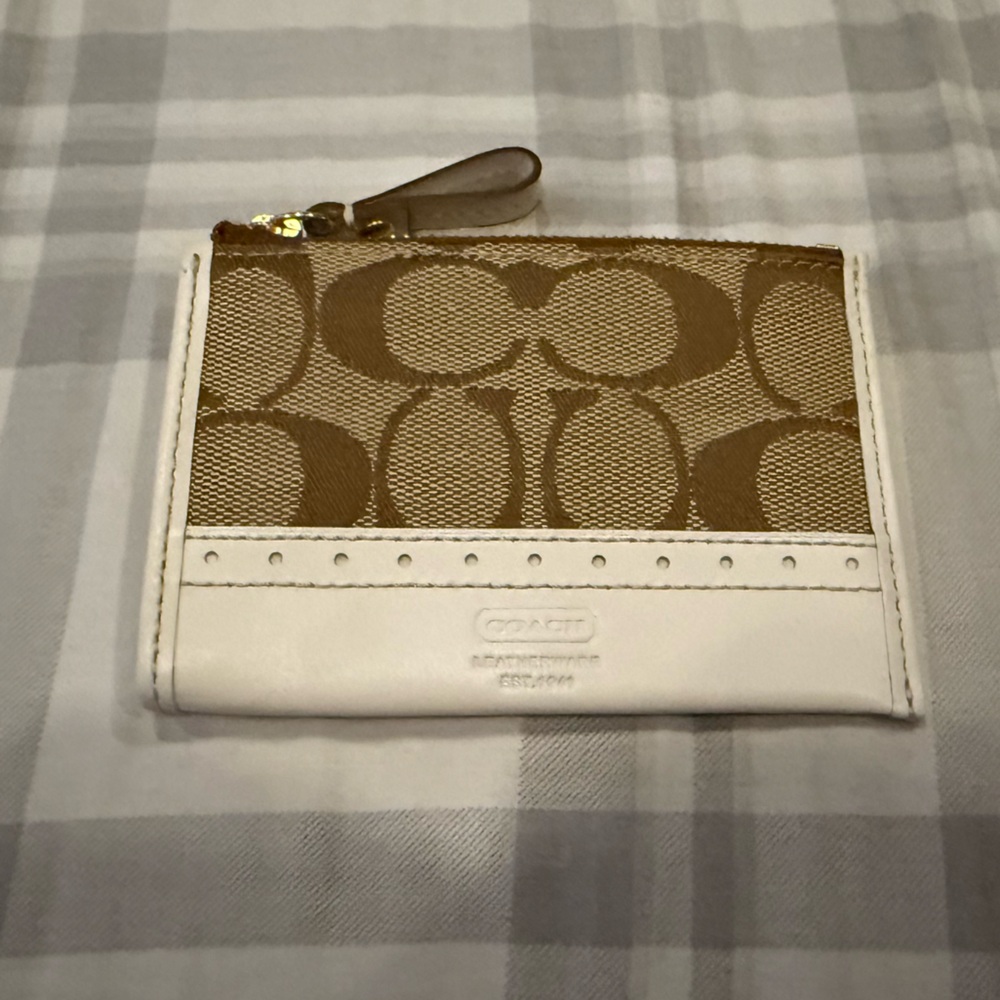 Coach Mini Skinny Wallet with Keyring Gold Hardware - New!